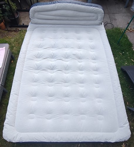 Yawn self inflating - self, bed